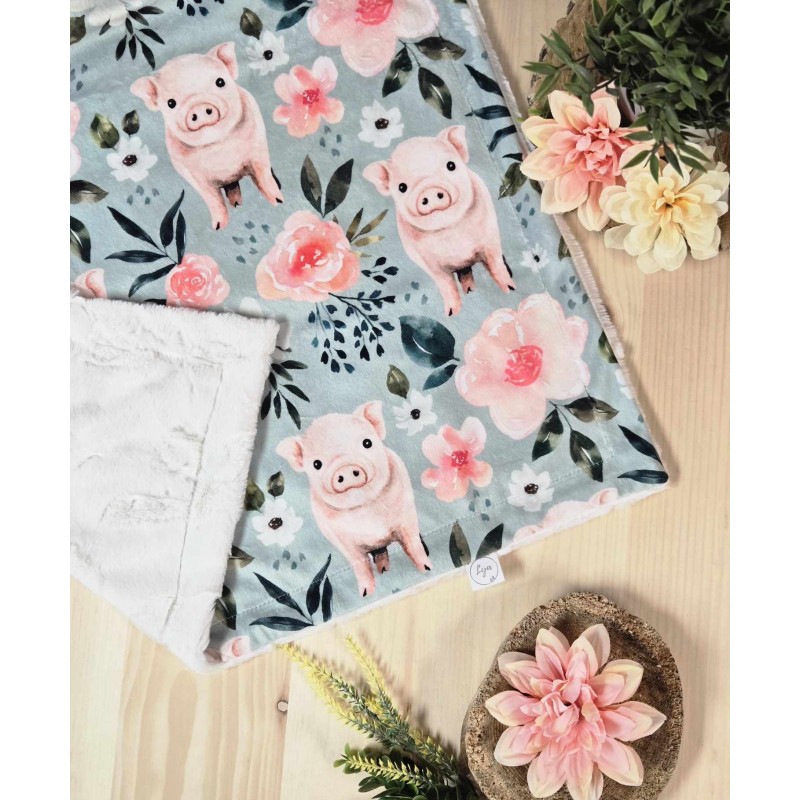 Floral pig - Ready to ship - Blanket - Cream